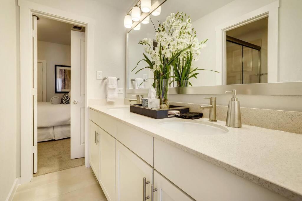 Gorgeous 4 Bed Home On St Mary'S - Minutes To Riverwalk/Pearl San Antonio Bagian luar foto