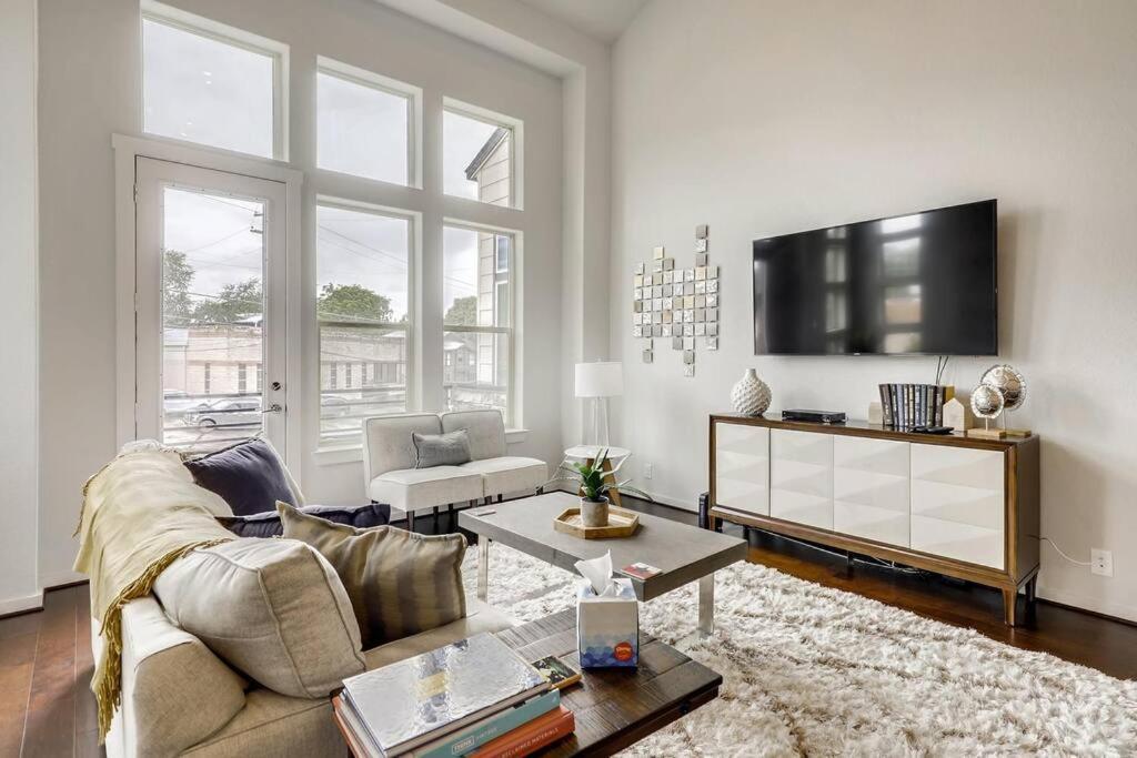 Gorgeous 4 Bed Home On St Mary'S - Minutes To Riverwalk/Pearl San Antonio Bagian luar foto