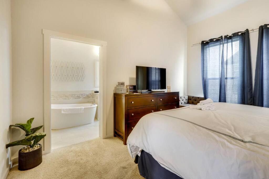 Gorgeous 4 Bed Home On St Mary'S - Minutes To Riverwalk/Pearl San Antonio Bagian luar foto